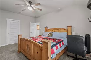 111 Bunker Hl Ct, Anahuac, TX 77514 - Photo 13