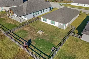 111 Bunker Hl Ct, Anahuac, TX 77514 - Photo 27