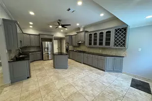 7910 Sands Point Dr, Houston, TX 77036 - Photo 3