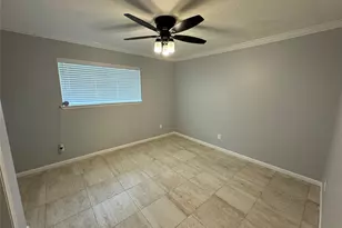 7910 Sands Point Dr, Houston, TX 77036 - Photo 7