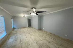 7910 Sands Point Dr, Houston, TX 77036 - Photo 5
