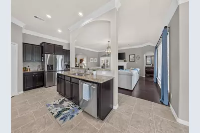79 W Wading Pond Circle, The Woodlands, TX 77375 - Photo 11