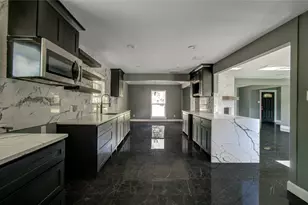 8103 Schaffer Ln, Houston, TX 77070 - Photo 9