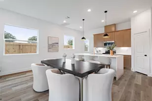 1031-1033 S Victory Dr, Houston, TX 77088 - Photo 11