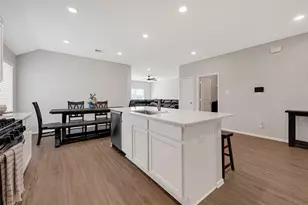 9830 Kingston Liberty Ln, Baytown, TX 77521 - Photo 19