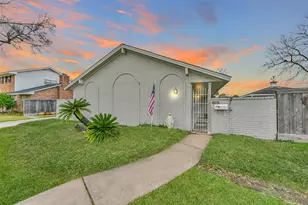 15907 Diana Ln, Houston, MS 77062 - Photo 1