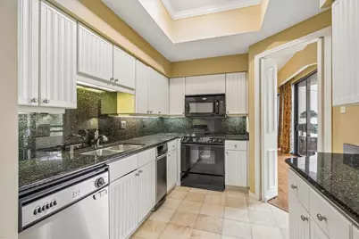 101 Westcott Street #305, Houston, TX 77007 - Photo 11