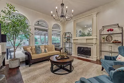 18 Treevine Court, The Woodlands, TX 77381 - Photo 9