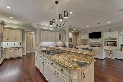 18 Treevine Court, The Woodlands, TX 77381 - Photo 17