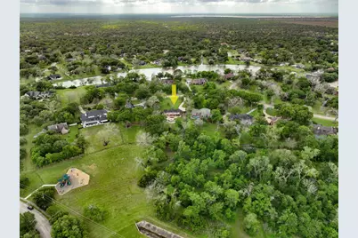 110 Rosewood Street, Lake Jackson, TX 77566 - Photo 45