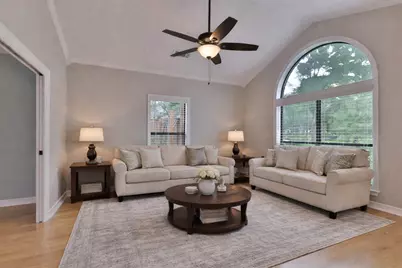 110 Rosewood Street, Lake Jackson, TX 77566 - Photo 9