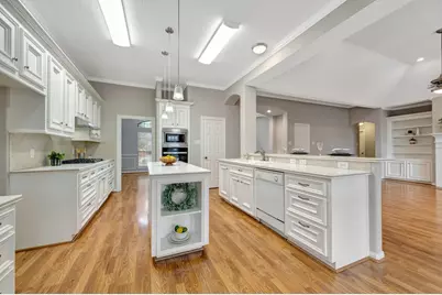 317 Oak Creek Drive, League City, TX 77573 - Photo 3