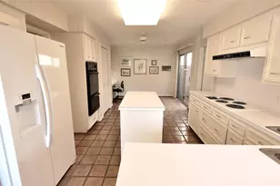 432 E Fair Harbor Ln, Houston, TX 77079 - Photo 19