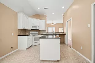 3022 Valley Ct, Manvel, TX 77578 - Photo 7