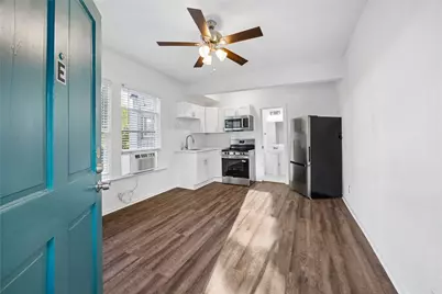217 Hyde Park Boulevard #E, Houston, TX 77006 - Photo 1