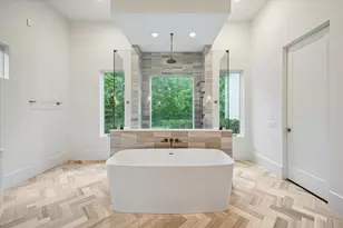 22 E Shady Ln, Houston, TX 77063 - Photo 25