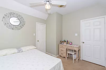 808 Manor Drive, Angleton, TX 77515 - Photo 15