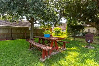 808 Manor Drive, Angleton, TX 77515 - Photo 31