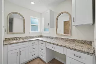 1 Pineash Ct, The Woodlands, TX 77381 - Photo 11
