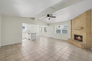 1 Pineash Ct, The Woodlands, TX 77381 - Photo 3