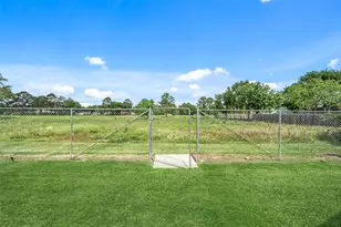 248 E Castle Harbour Dr, Friendswood, TX 77546 - Photo 33