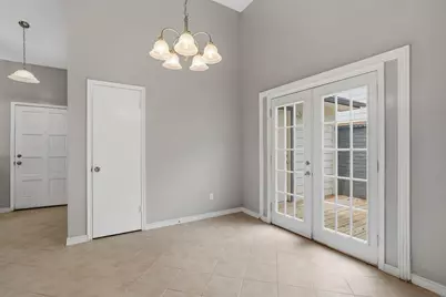 2019 Creek Valley Lane, Sugar Land, TX 77478 - Photo 9