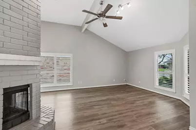 2019 Creek Valley Lane, Sugar Land, TX 77478 - Photo 5