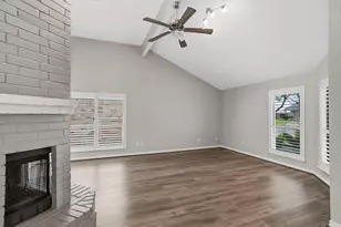 2019 Creek Valley Ln, Sugar Land, TX 77478 - Photo 5