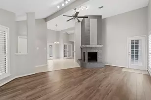 2019 Creek Valley Ln, Sugar Land, TX 77478 - Photo 3