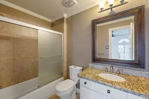 710 Jackson Hill St, Houston, TX 77007 - Photo 19