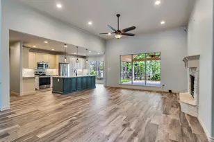 18005 Cindy Ln, Conroe, TX 77302 - Photo 7