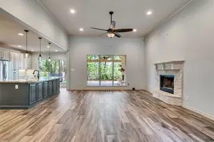 18005 Cindy Ln, Conroe, TX 77302 - Photo 11