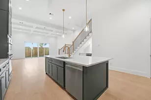 1320 Alexander St, Houston, TX 77008 - Photo 9