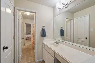 7819 Heron Lakes Drive, Houston, TX 77064 - Photo 33