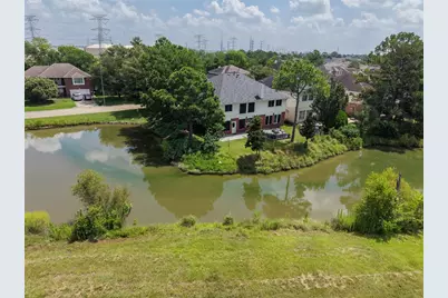 7819 Heron Lakes Drive, Houston, TX 77064 - Photo 41