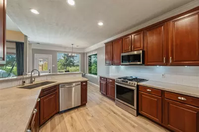 7819 Heron Lakes Drive, Houston, TX 77064 - Photo 17