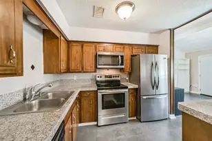 1749 Dolphin Dr, Seabrook, TX 77586 - Photo 9