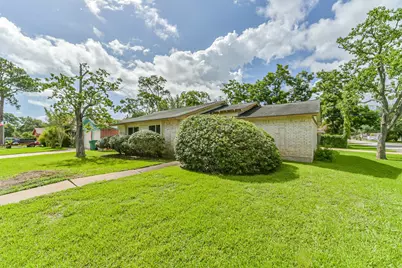 1749 Dolphin Drive, Seabrook, TX 77586 - Photo 21