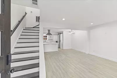 1911 Sherwood Forest Street #29, Houston, TX 77043 - Photo 3