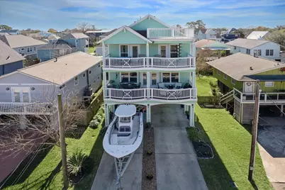 827 Hawthorne Road, Clear Lake Shores, TX 77565 - Photo 1