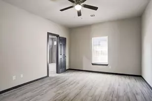 8103 Glass St, Houston, TX 77016 - Photo 9