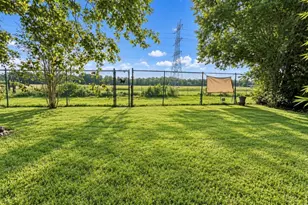 10303 Greenwillow St, Houston, TX 77035 - Photo 47
