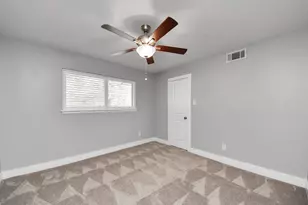 10303 Greenwillow St, Houston, TX 77035 - Photo 25