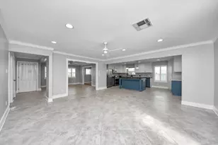 10303 Greenwillow St, Houston, TX 77035 - Photo 11
