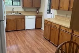 138 -B Summer Pl, Huntsville, TX 77340 - Photo 3