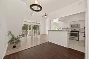 180 April Point Dr S, Conroe, TX 77356 - Photo 9