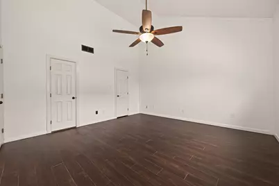 180 April Point Drive S, Conroe, TX 77356 - Photo 15