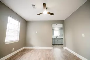 1308 N Rock Island St, Angleton, TX 77515 - Photo 9