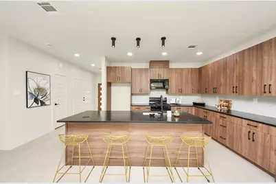 319 E Gulf Street, Baytown, TX 77520 - Photo 9