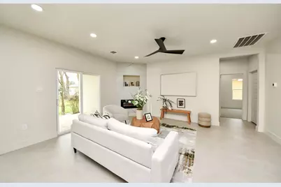 319 E Gulf Street, Baytown, TX 77520 - Photo 19